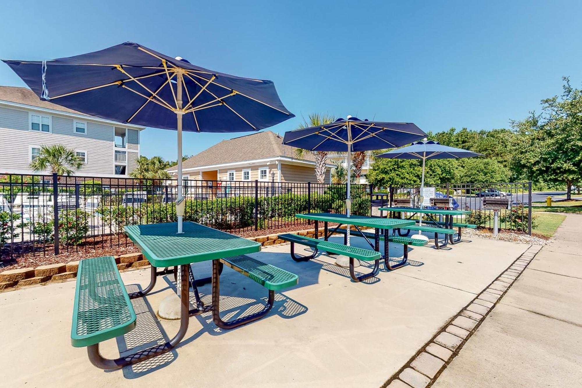 Yellow Daisy & Beach Escape North Myrtle Beach Exterior photo